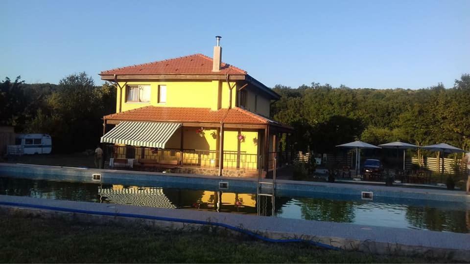 Hotel Pensiunea Casa Vanatorului Oteleni Exterior foto
